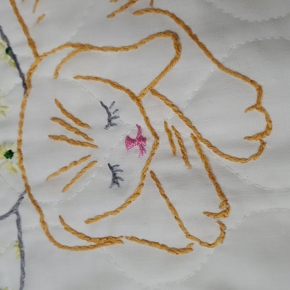 Baby‎ hand enbroidery quilt. Baby sleeping under a mushroom W/2 kittens.